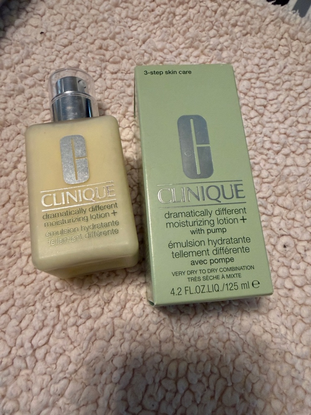 2 bottles of Clinique Dramatically Different Moisturizing Lotion+